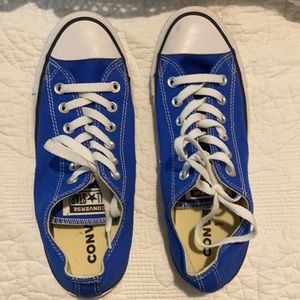Women’s converse size 8 only worn once